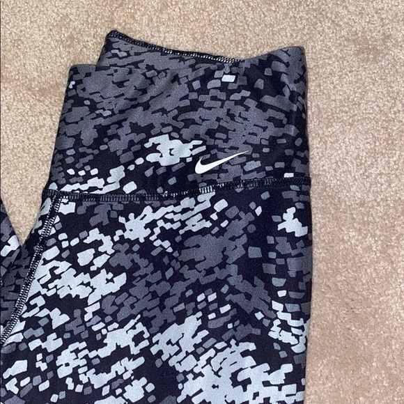 Nike leggings💗💗 - Picture 2 of 9